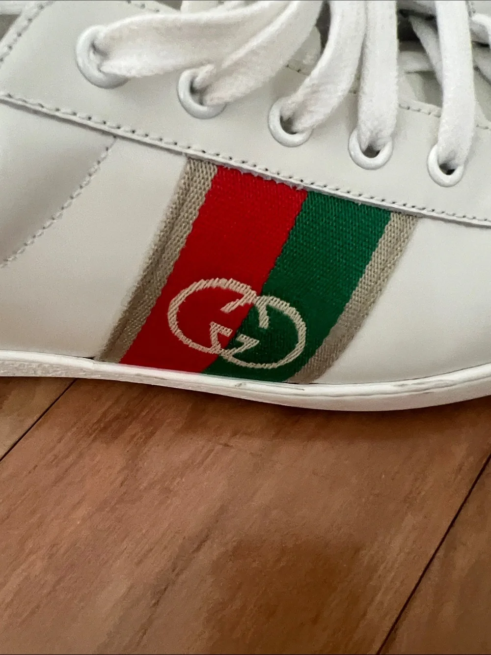 Authentic GUCCI ‘ACE’ SNEAKERS White Leather Sneakers with Red & Green Web Strip